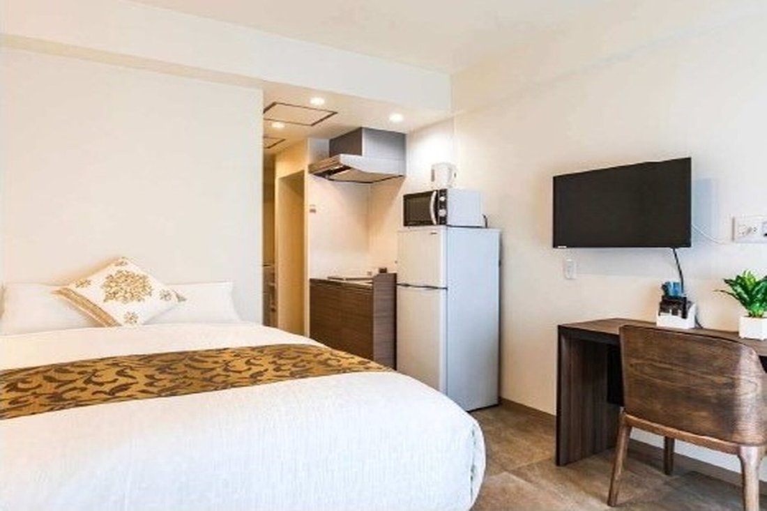 Naha, Okinawa, Japan 2 - 15986120