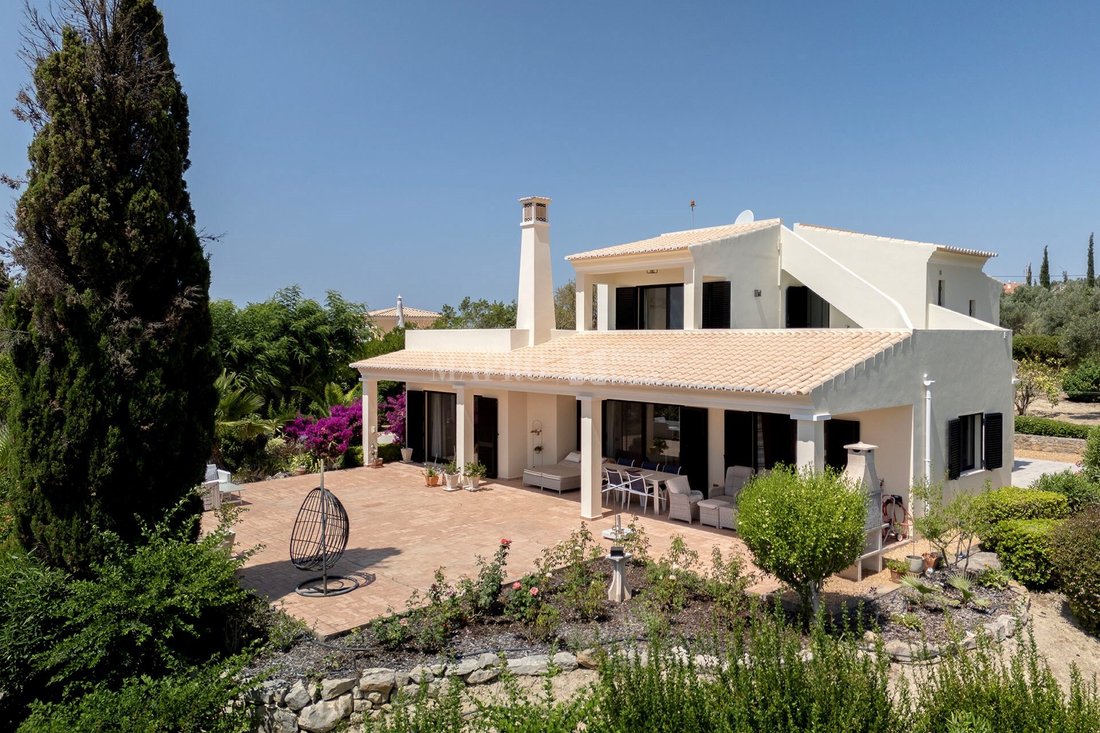 Villa in Loule (Sao Clemente), Algarve, Portugal 1 - 15883679
