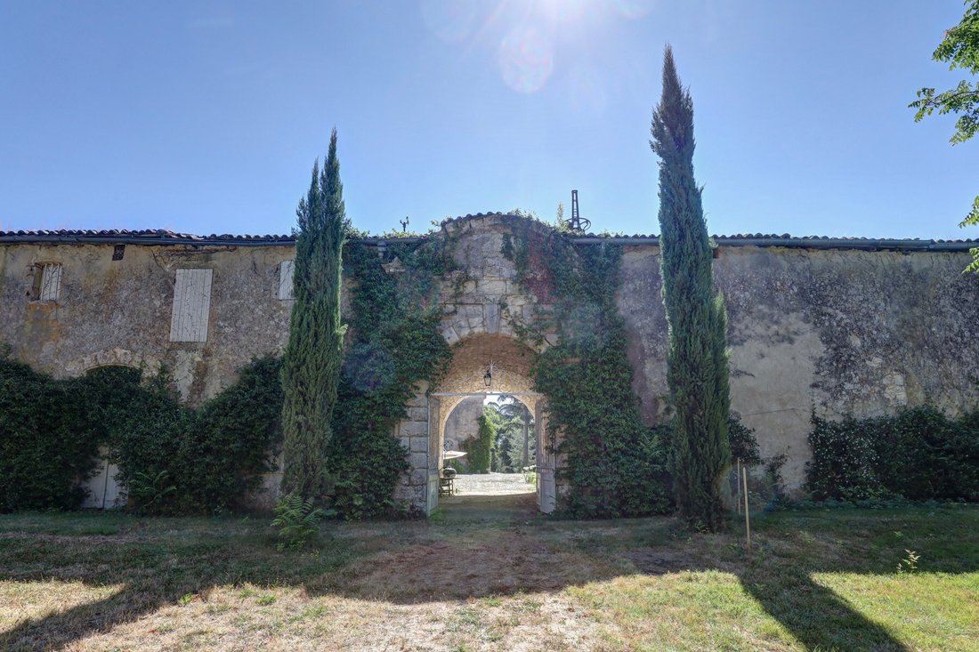 House in Lectoure, Occitania, France 5 - 15893005