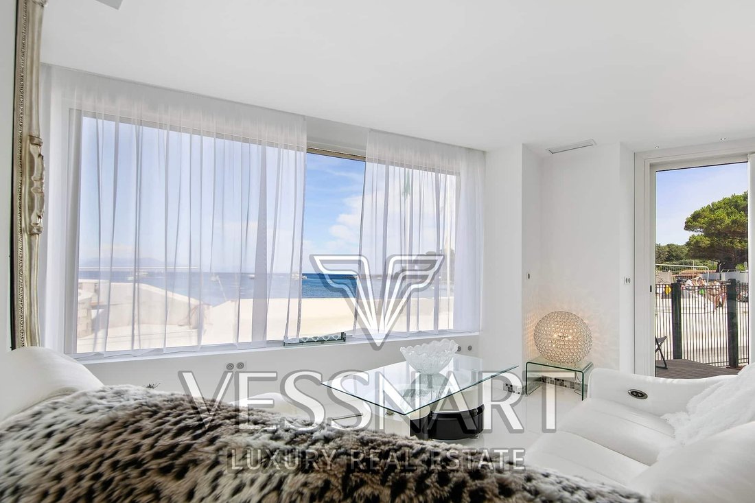 Apartment in Antibes, Provence-Alpes-Côte d'Azur, France 4 - 15984005