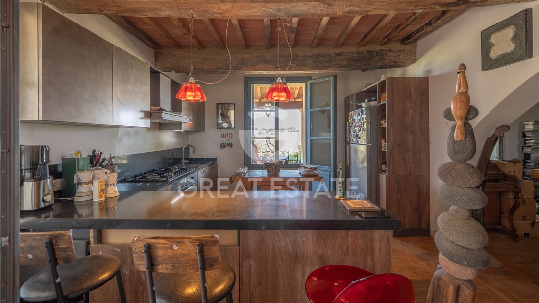 Estate in Castiglione del Lago, Umbria, Italy 2 - 15985110