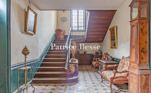 Beautiful Property Of The XI Xth Century Of Tuscan Style In The Heart Of A Closed Park And Raises Abo