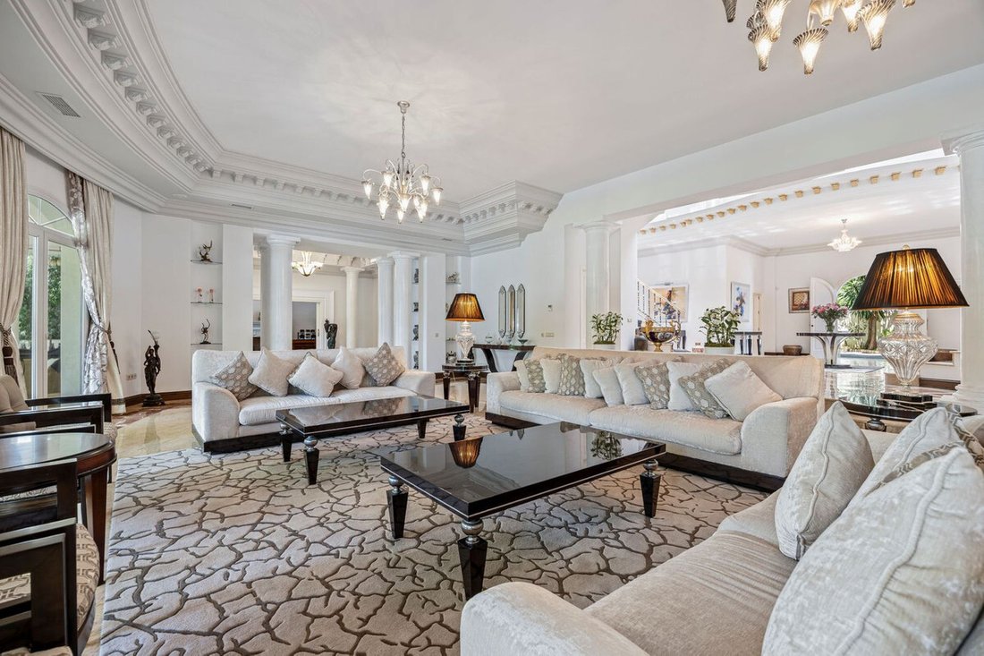 Villa in Sierra Blanca, Marbella, Spain 2 - 15983808
