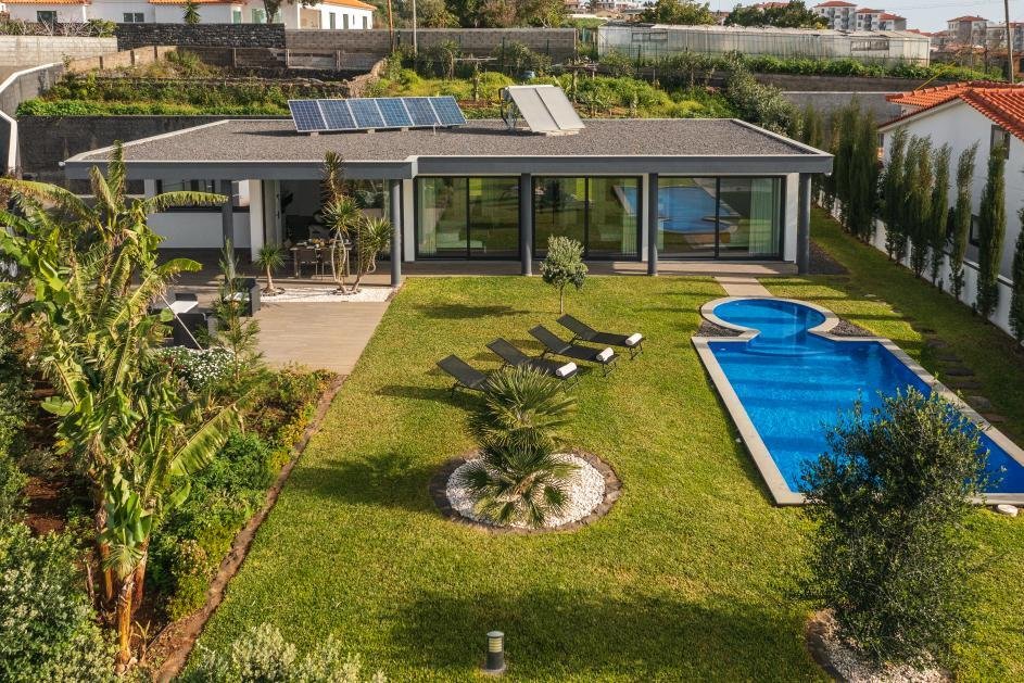 Villa in Reed, Madeira, Portugal 1 - 15983822
