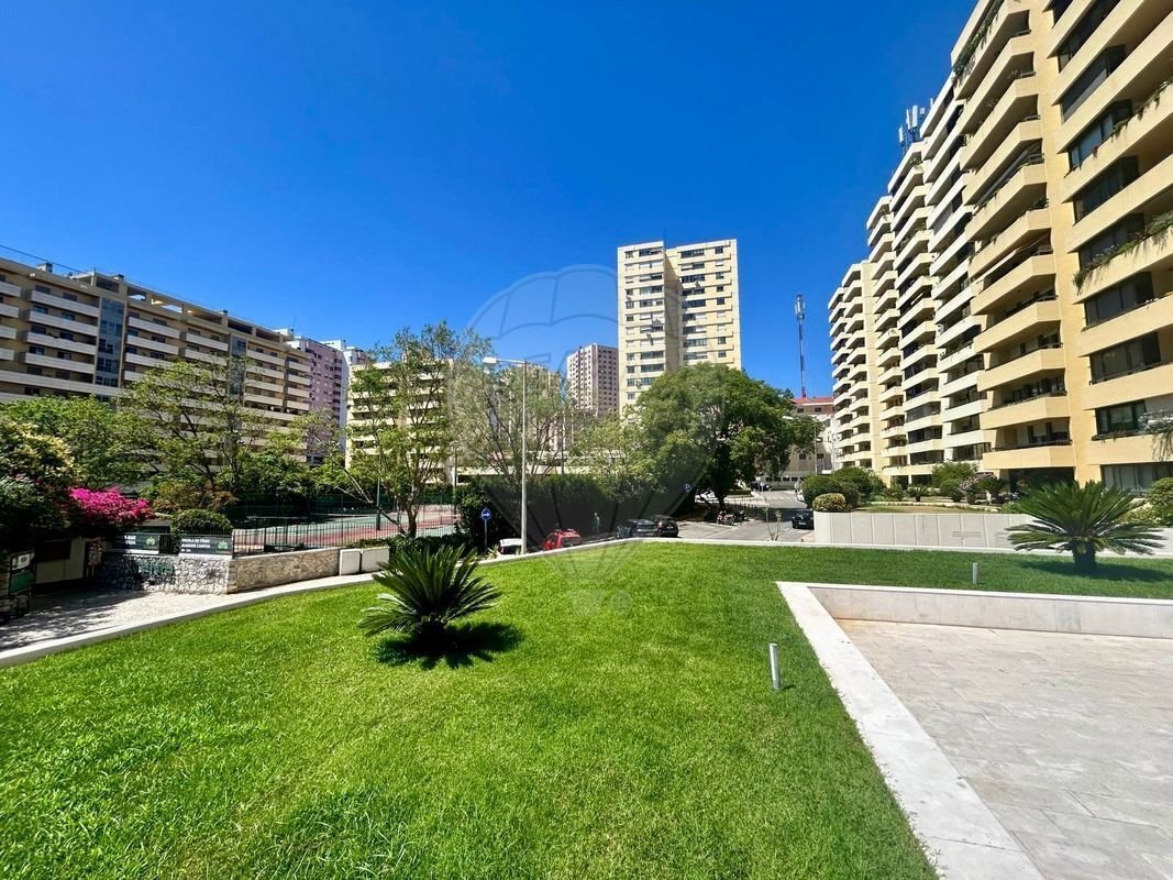 Apartment in Sao Domingos de Benfica, Lisbon, Portugal 3 - 15986533