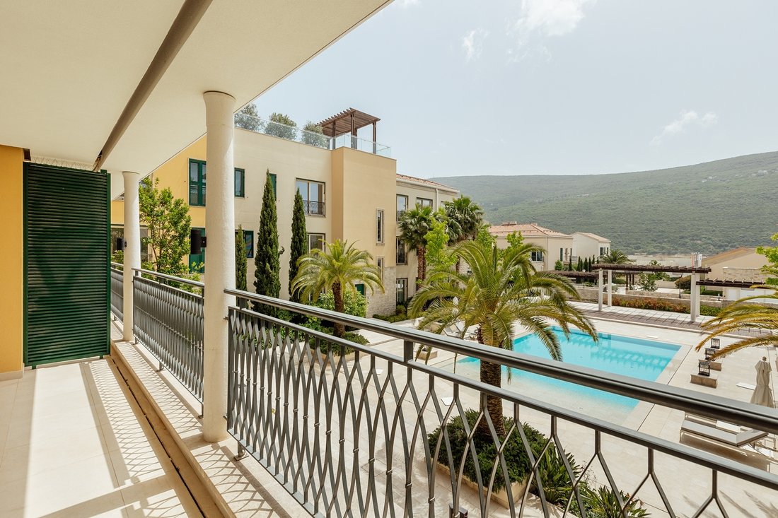 Apartment in Kumbor, Herceg Novi Municipality, Montenegro 4 - 15986794