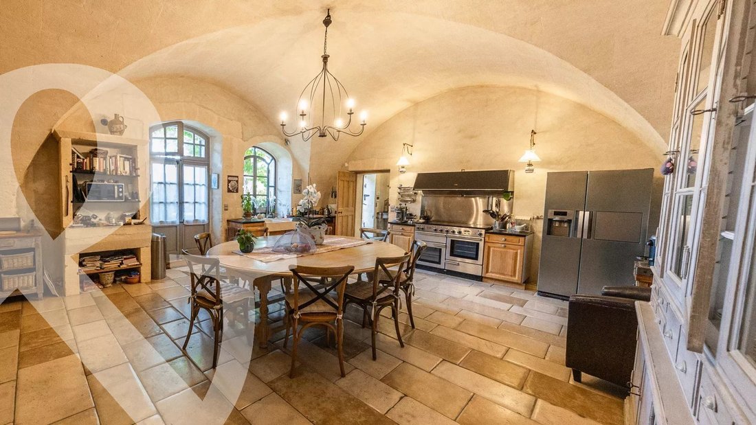House in Paradou, Provence-Alpes-Côte d'Azur, France 4 - 15986214