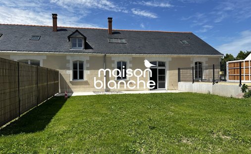 Castle for Sale in Savennières, Pays de la Loire, France