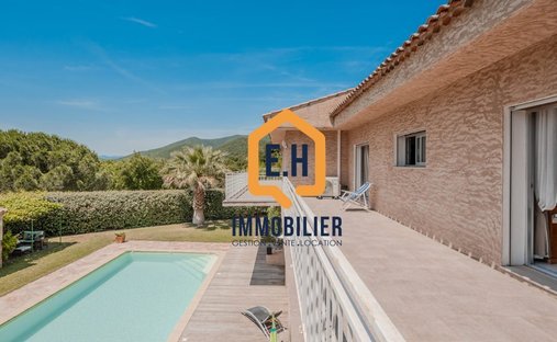 Villa in Collobrières, Provence-Alpes-Côte d'Azur, France 1