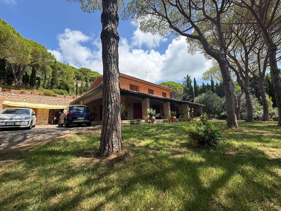 Villa in Castle of Castiglione, Castiglione della Pescaia, Tuscany 3 - 15987329
