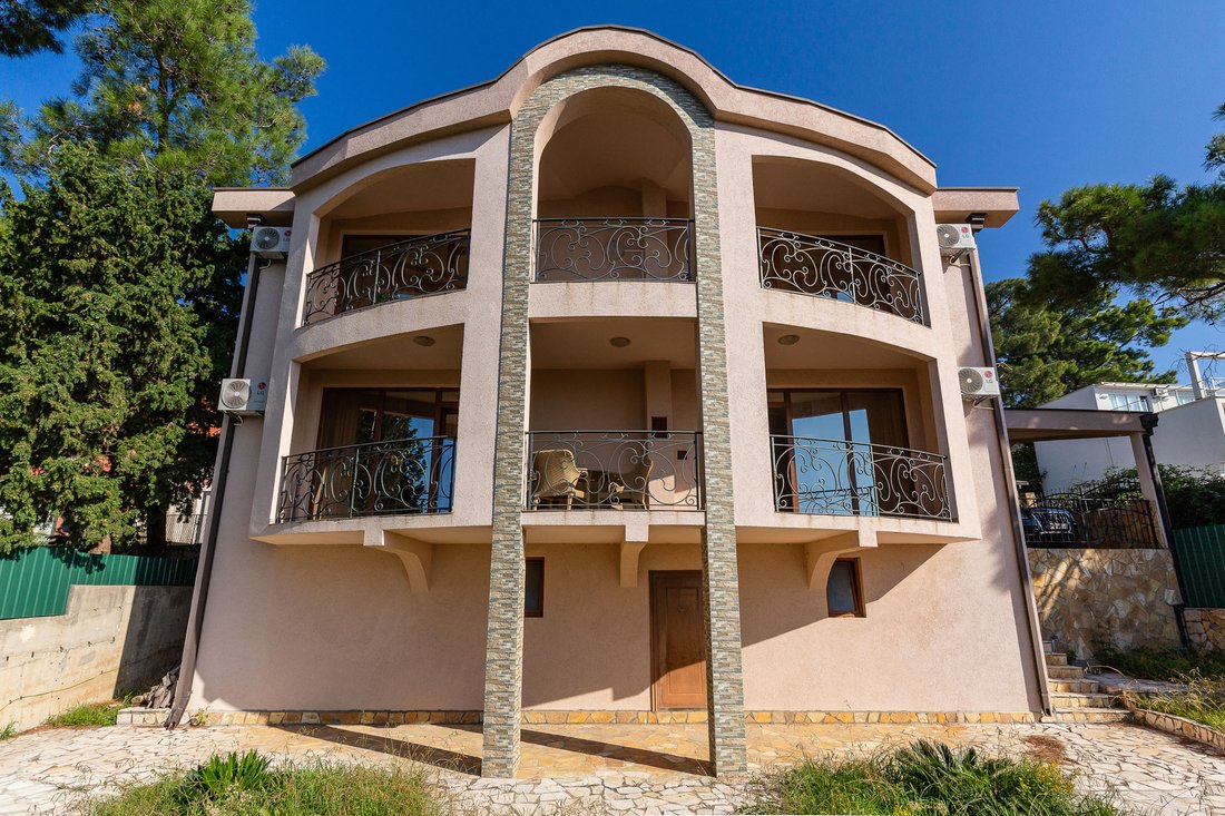 Villa in Šušanj, Bar Municipality, Montenegro 1 - 15629239