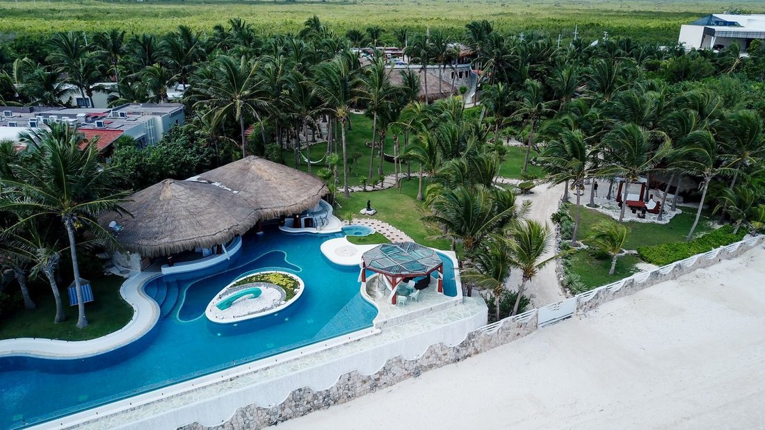 Villa in Bahia Petempich Beach, Quintana Roo, Mexico 3 - 15491170