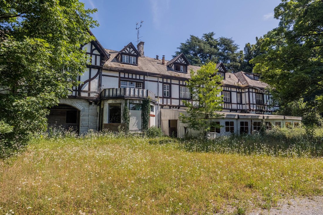 Farm Ranch in Casorate Sempione, Lombardy, Italy 1 - 15987570