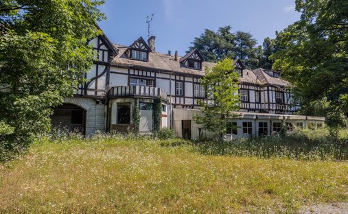 Farm Ranch in Casorate Sempione, Lombardy, Italy 1