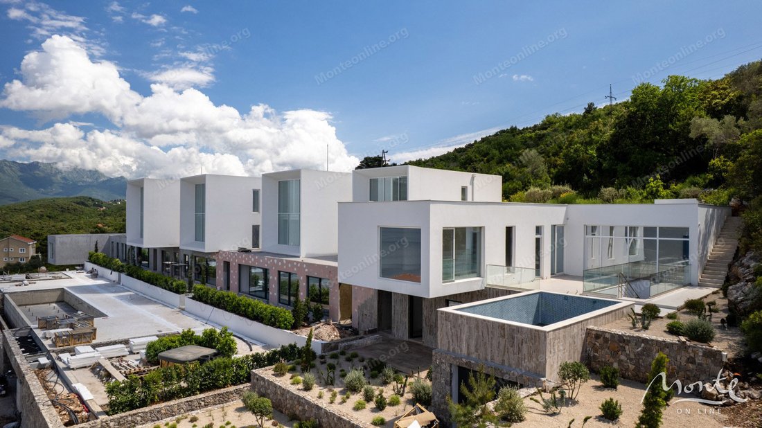 Villa in Krašići, Tivat Municipality, Montenegro 2 - 15987892