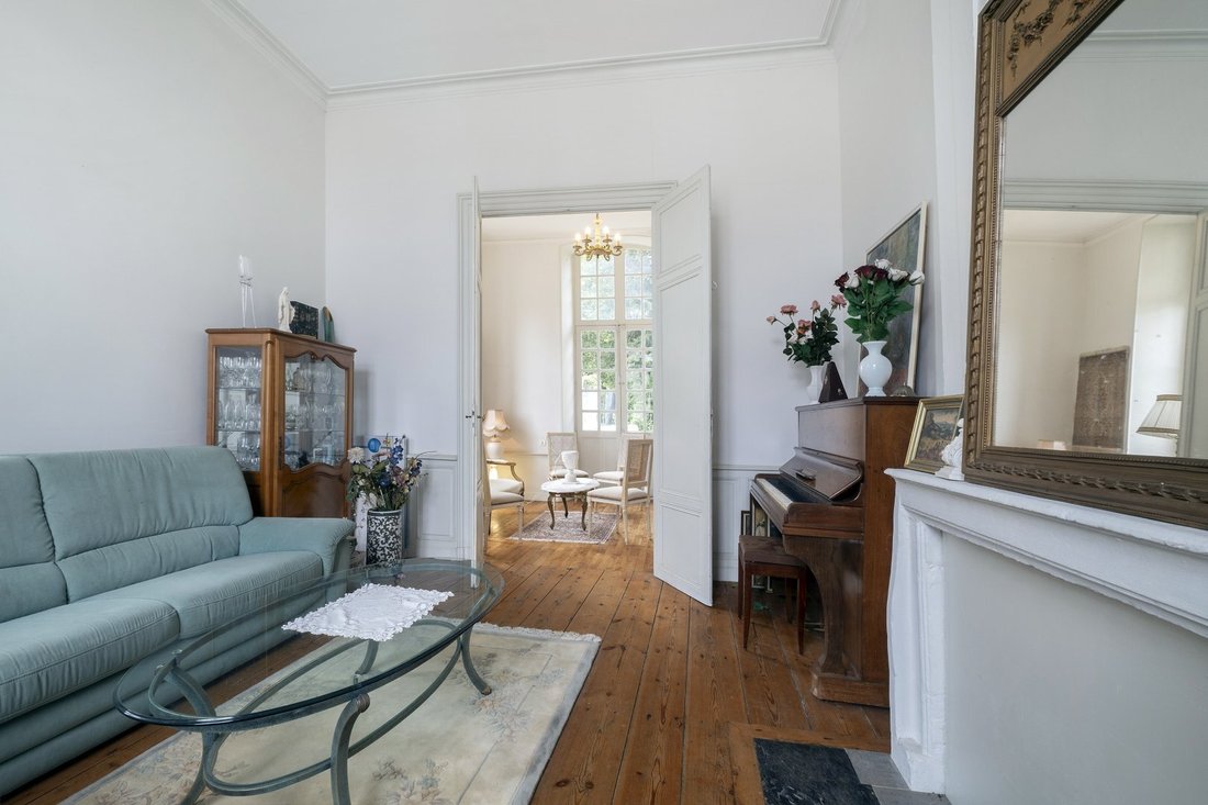 A 1750 Château’s Whisper: Rivers, Romance & Riviera Light in Saintes - 5