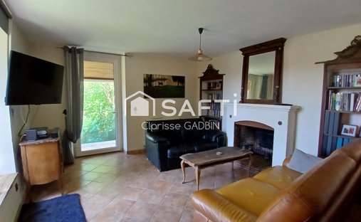 A Chateau From The 17th And 18th Centuries, Listed As A Regional Historical Monument, On