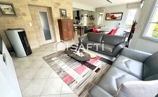 House in Lamorlaye, Hauts-de-France, France 1