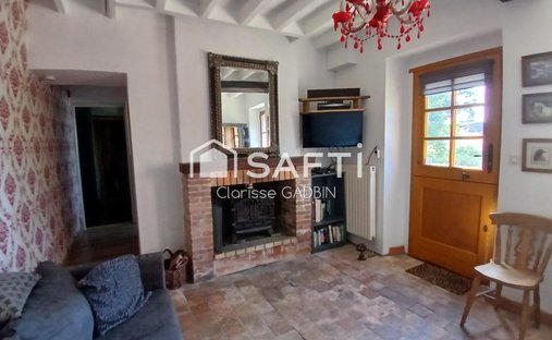 A Chateau From The 17th And 18th Centuries, Listed As A Regional Historical Monument, On