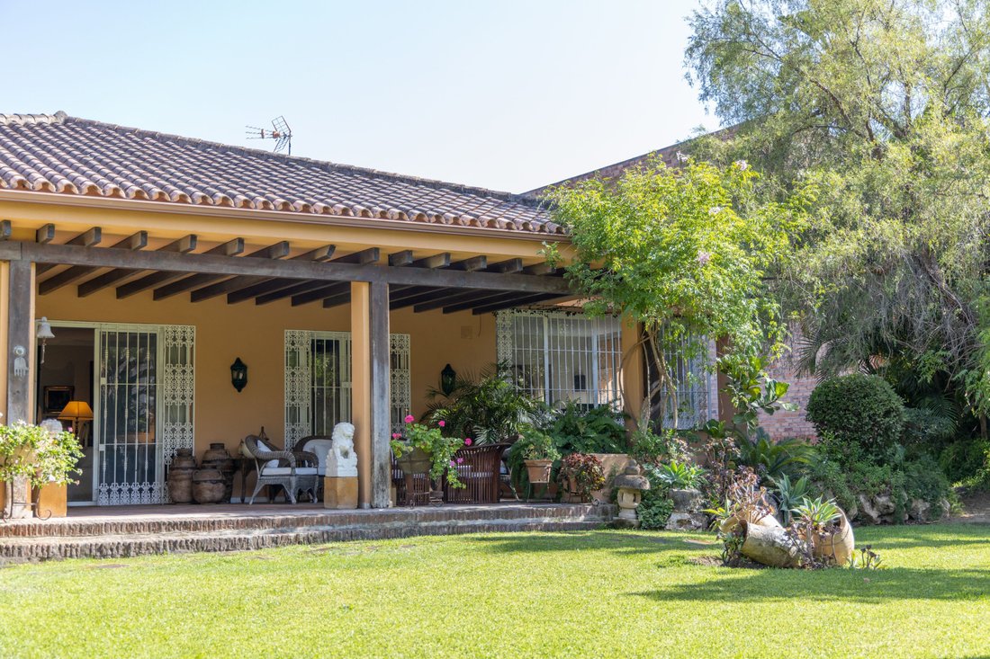 Villa in Puerto Banus, Marbella, Spain 1 - 15989494