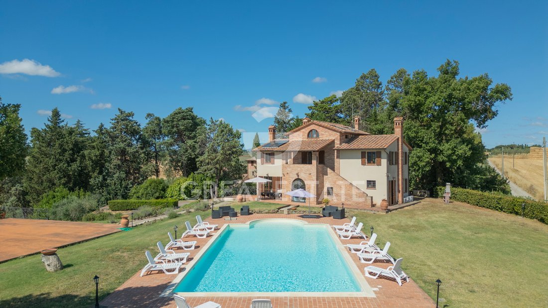 Estate in Castiglione del Lago, Umbria, Italy 1 - 12490482