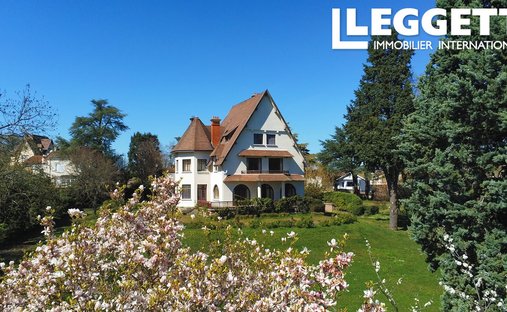 House in Chazelles-sur-Lyon, Auvergne-Rhône-Alpes, France 1