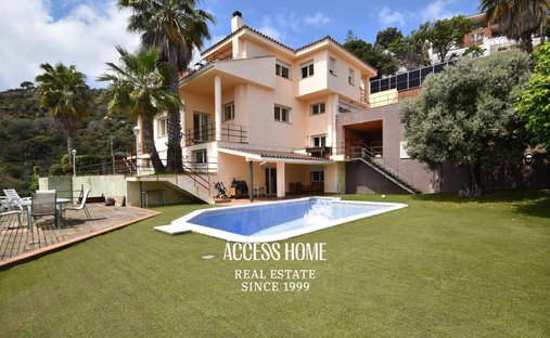 House in Districte 5, Badalona, Spain 1