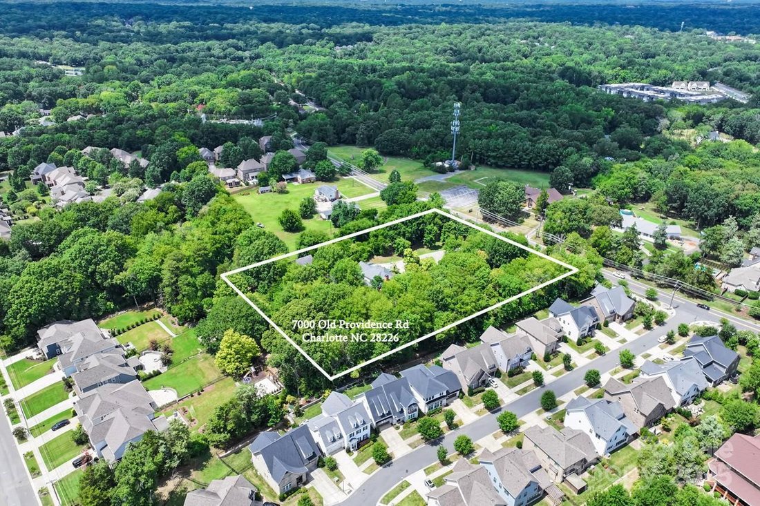 Land in Charlotte, North Carolina, United States 1 - 15990060