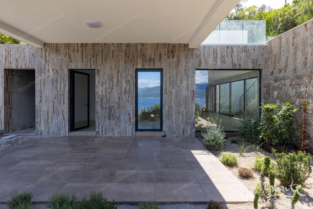Villa in Krašići, Tivat Municipality, Montenegro 4 - 15987892