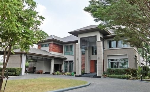 House in Dok Mai, Bangkok, Thailand 1