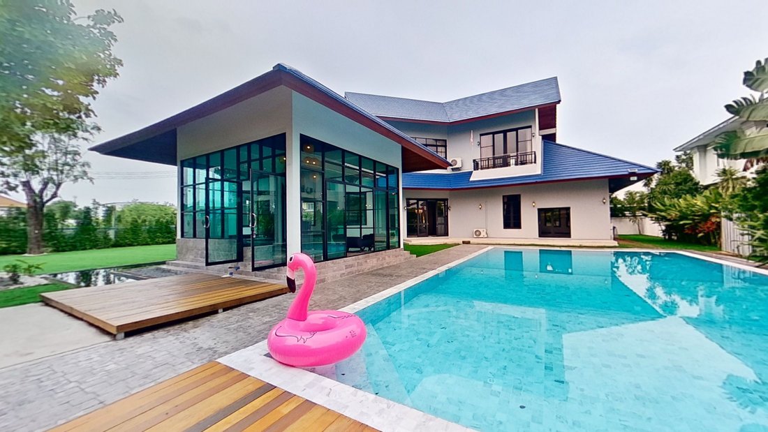 Villa in Dok Mai, Bangkok, Thailand 1 - 15989867