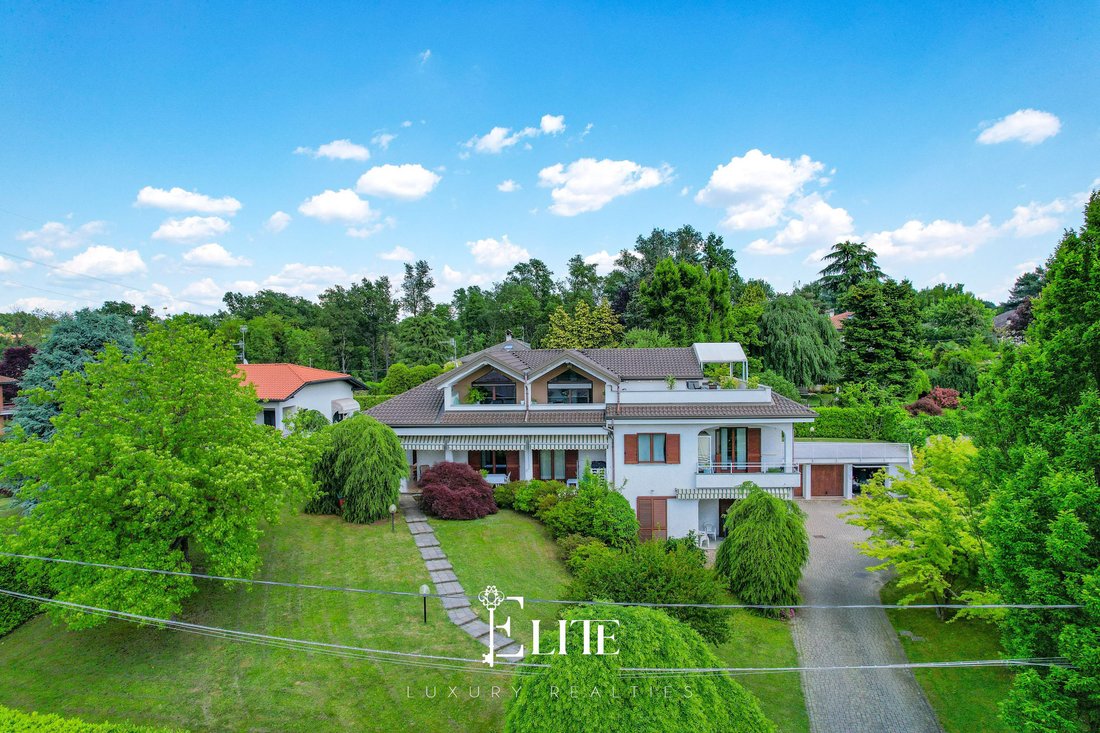 Villa in Castronno, Lombardy, Italy 3 - 15990743