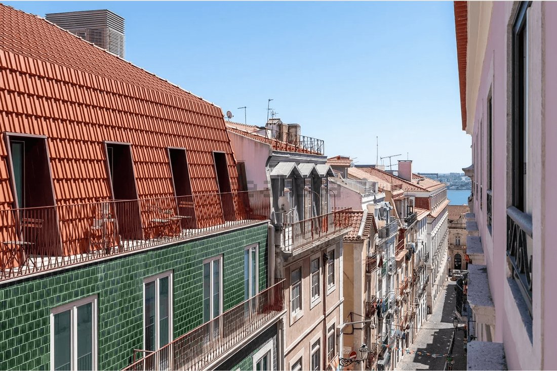 Apartment in Santa Maria Maior, Lisbon, Portugal 2 - 15990998