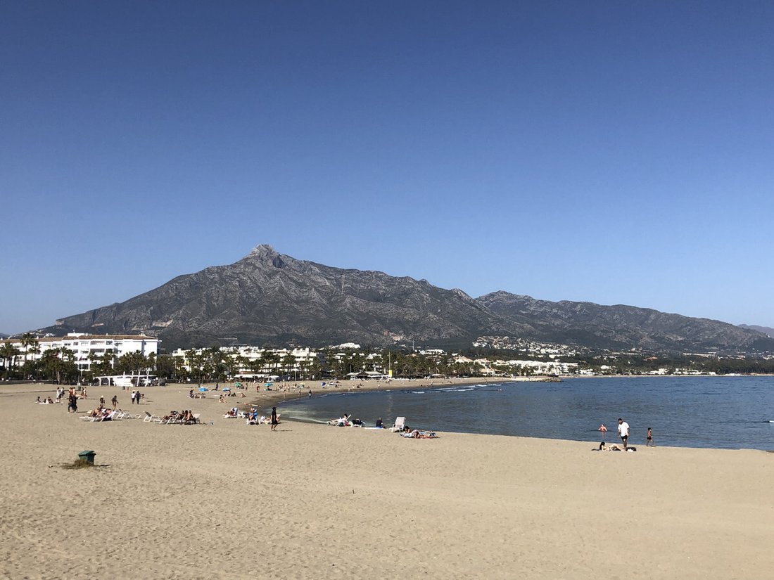 Apartamento en Playa Puerto Banús, Marbella, España 2 - 15991928