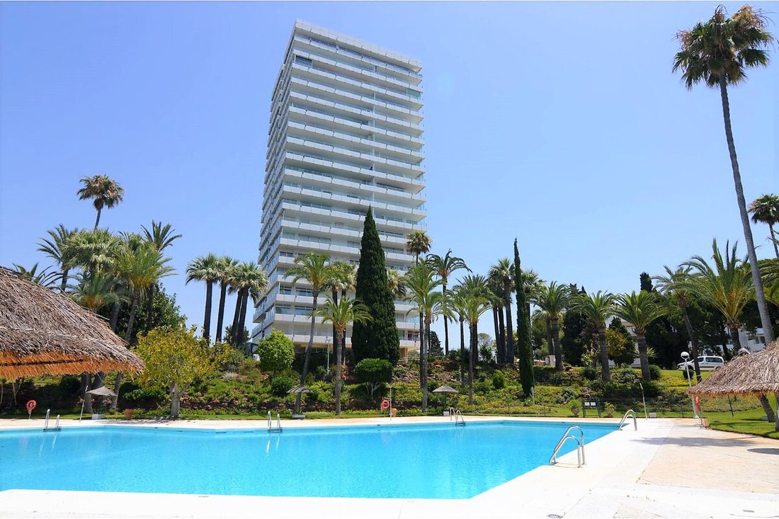 Appartamento a Río Real, Marbella, Andalusia 1 - 15992203
