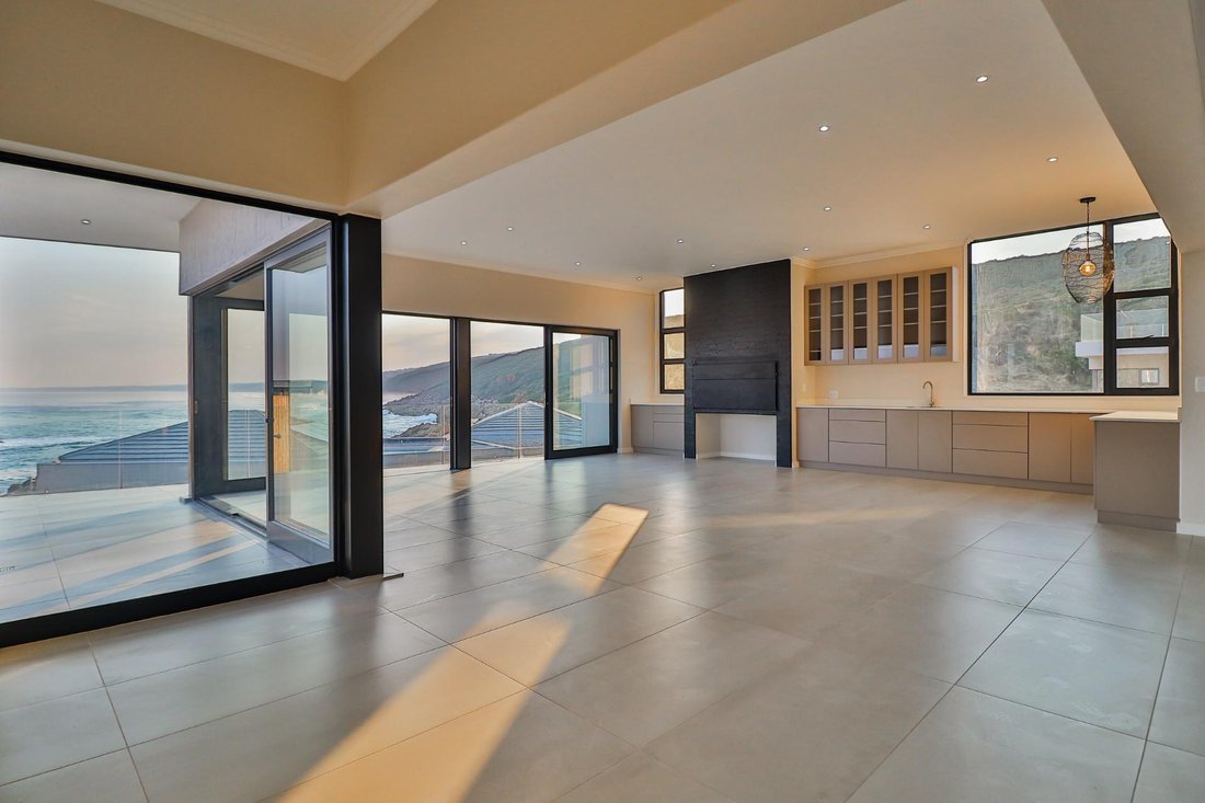 House in Mossel Bay, Western Cape, South Africa 4 - 15853925