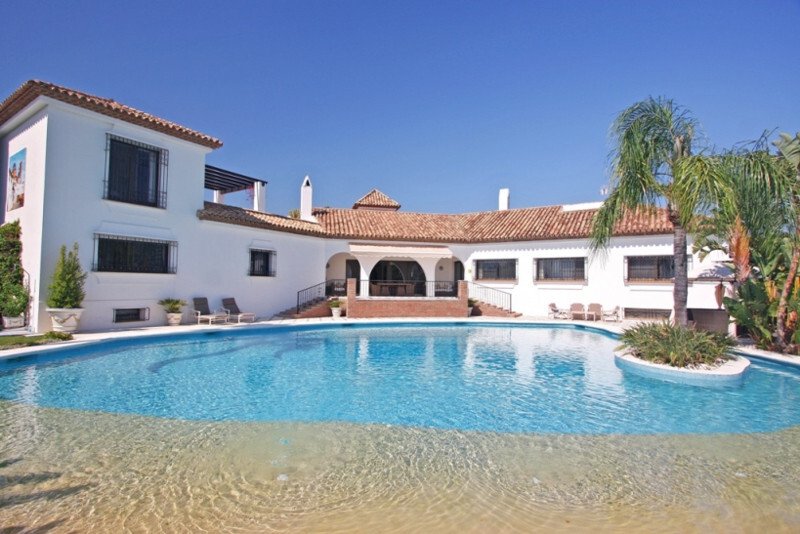 Villa in Estepona, Andalusia, Spain 1 - 15992566