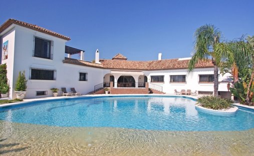 Villa à Estepona, Andalousie, Espagne 1