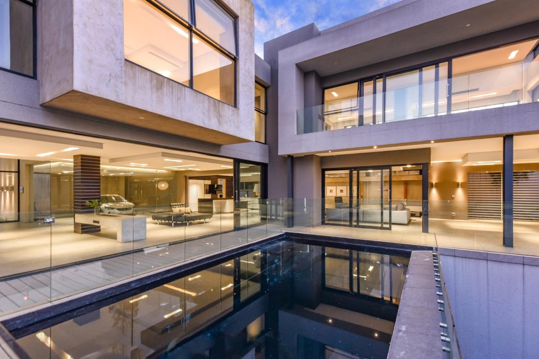 House in Sandton, Gauteng, South Africa 5 - 15921468