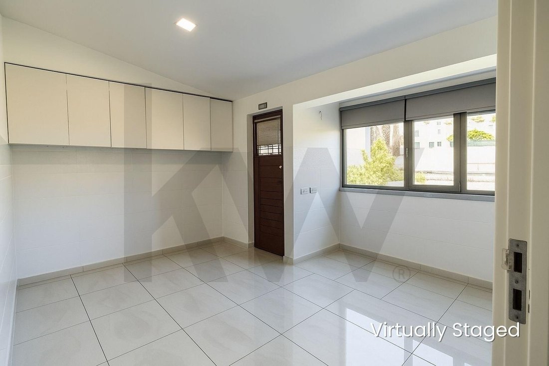 Townhouse in Alfragide, Lisbon, Portugal 3 - 15990695