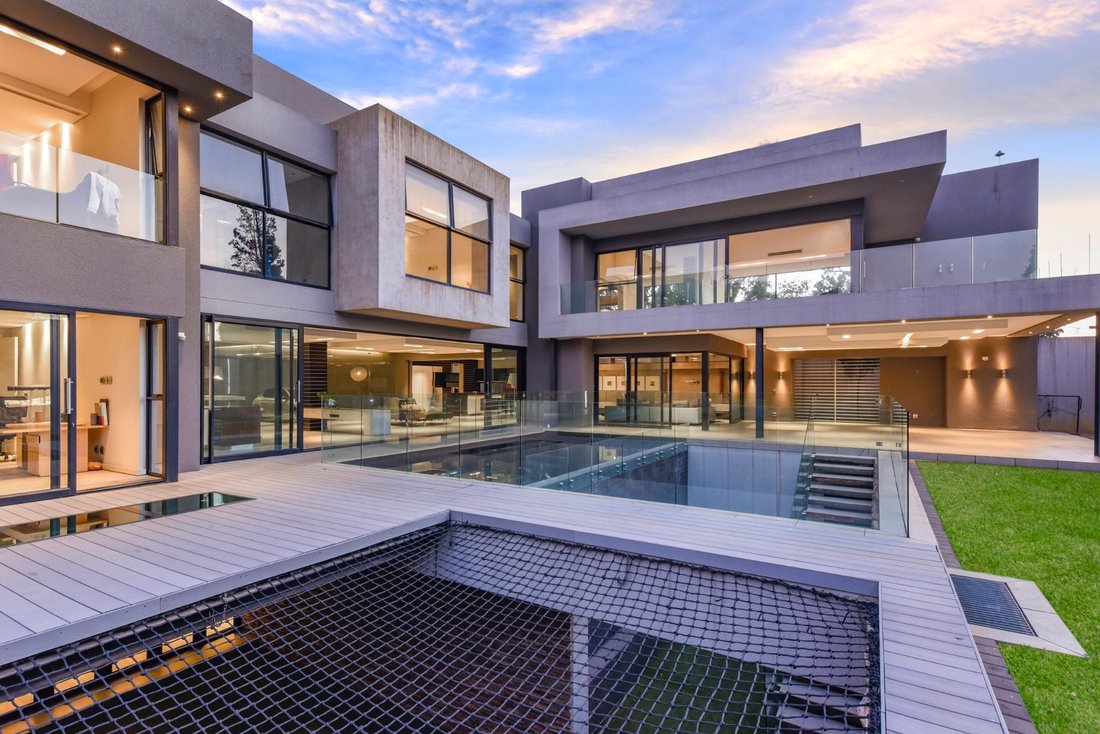 House in Sandton, Gauteng, South Africa 4 - 15921468