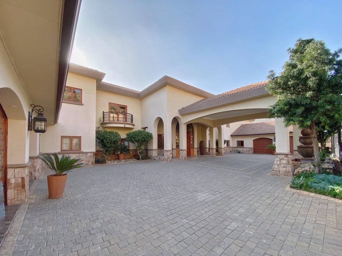House in Germiston, Gauteng, South Africa 2 - 15853962