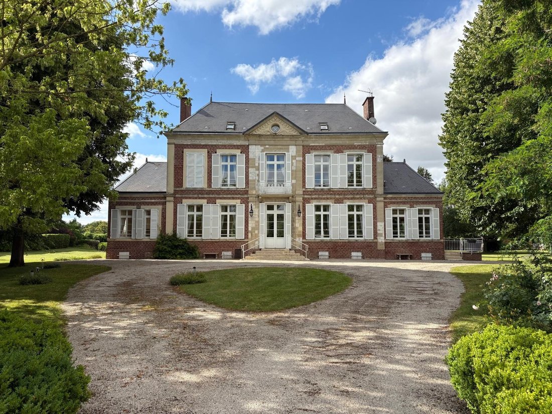 Fignières Château: A Whisper of Elegance Between Paris & Lille