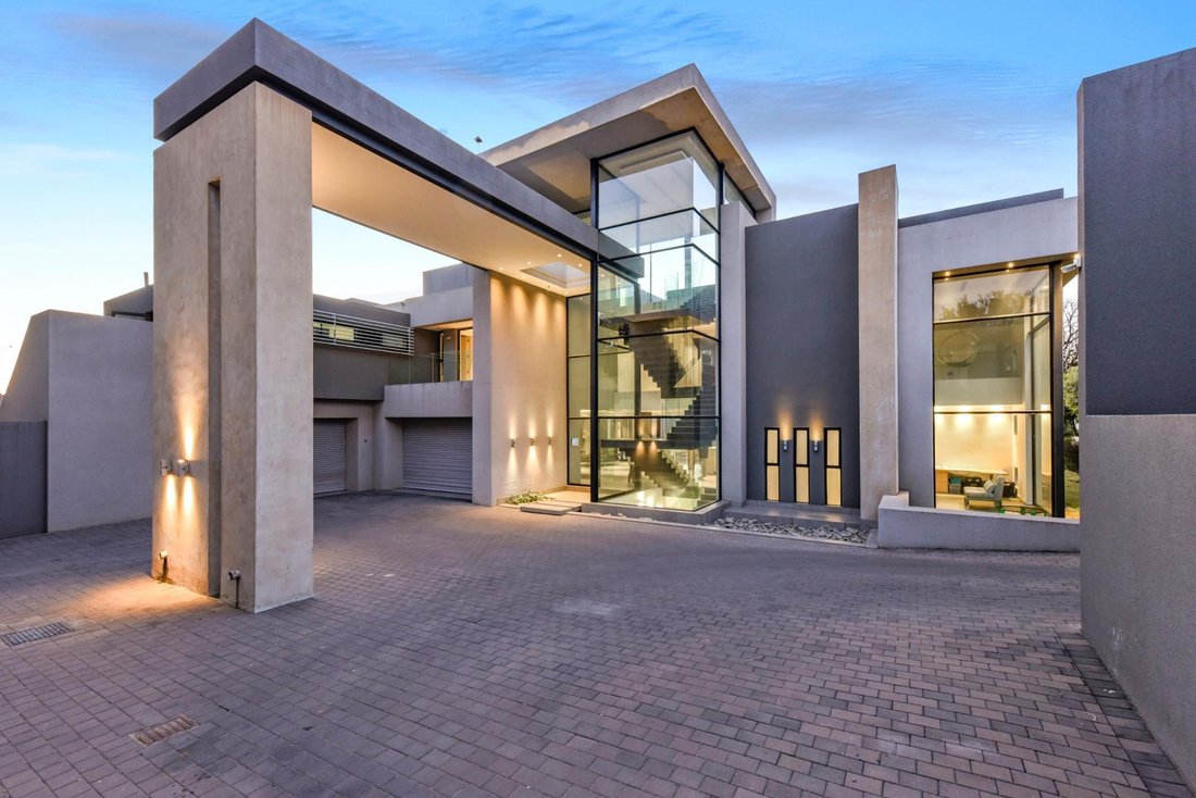 House in Sandton, Gauteng, South Africa 2 - 15921468