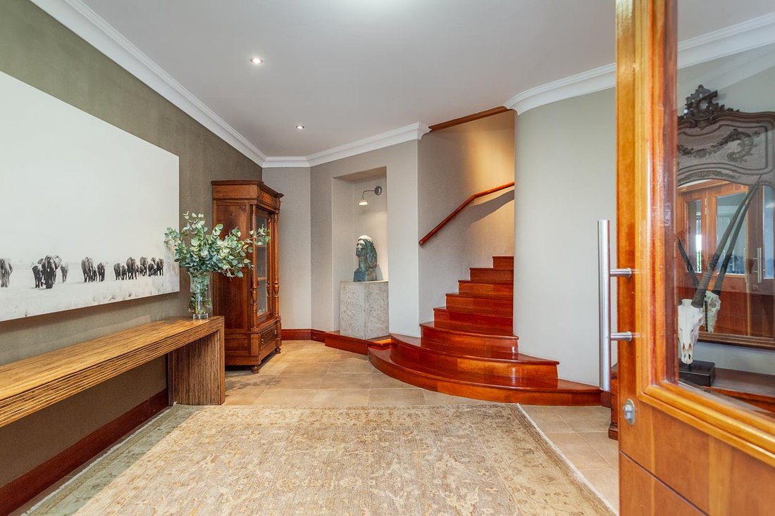 House in Waterkloof, Gauteng, South Africa 3 - 15853932