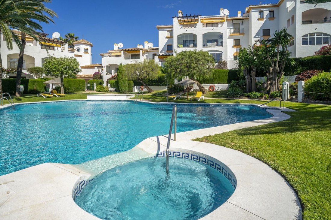 Wohnung in Puerto Banús, Marbella, Spanien 1 - 15992708