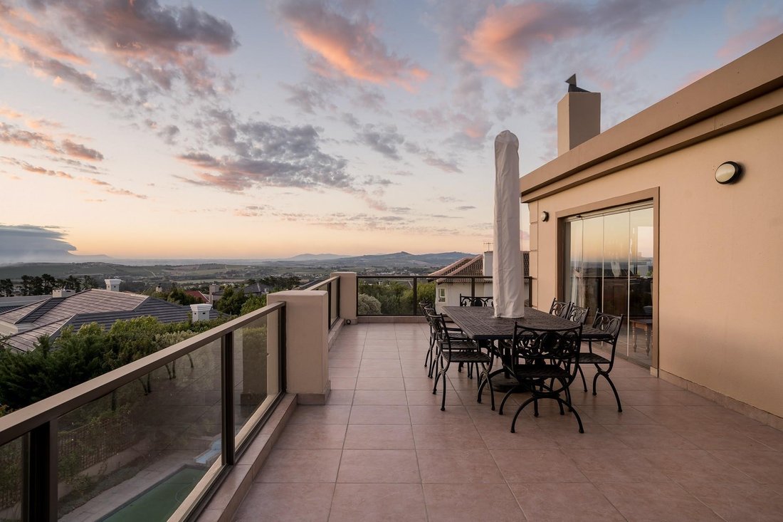 House in Bel` Aire, Helderberg, Cape Town 3 - 15853943