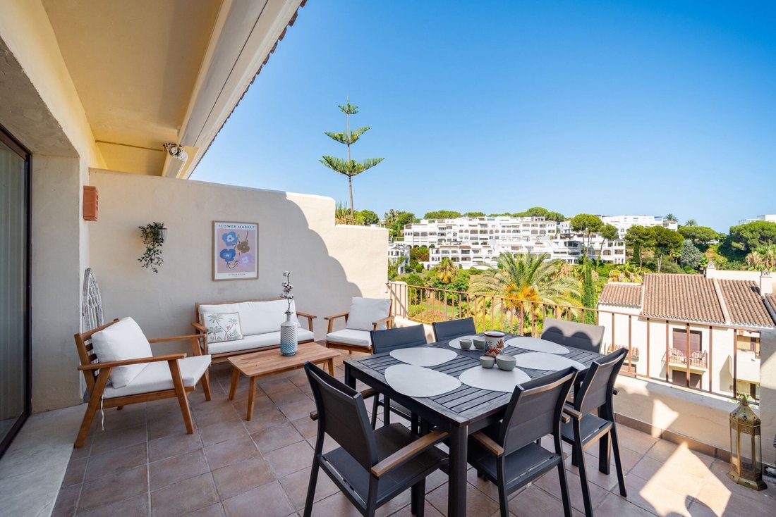 Penthouse in Benahavis, Andalusia, Spain 2 - 15990692