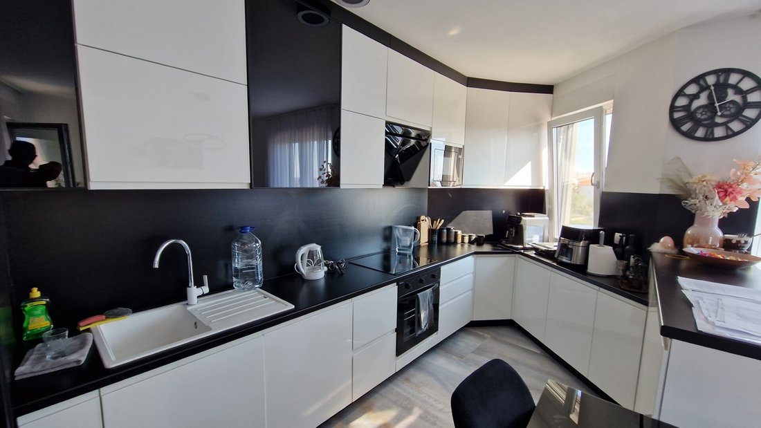 Apartment in Mjesni odbor Plovanija, Zadar, Zadar County 3 - 15991802