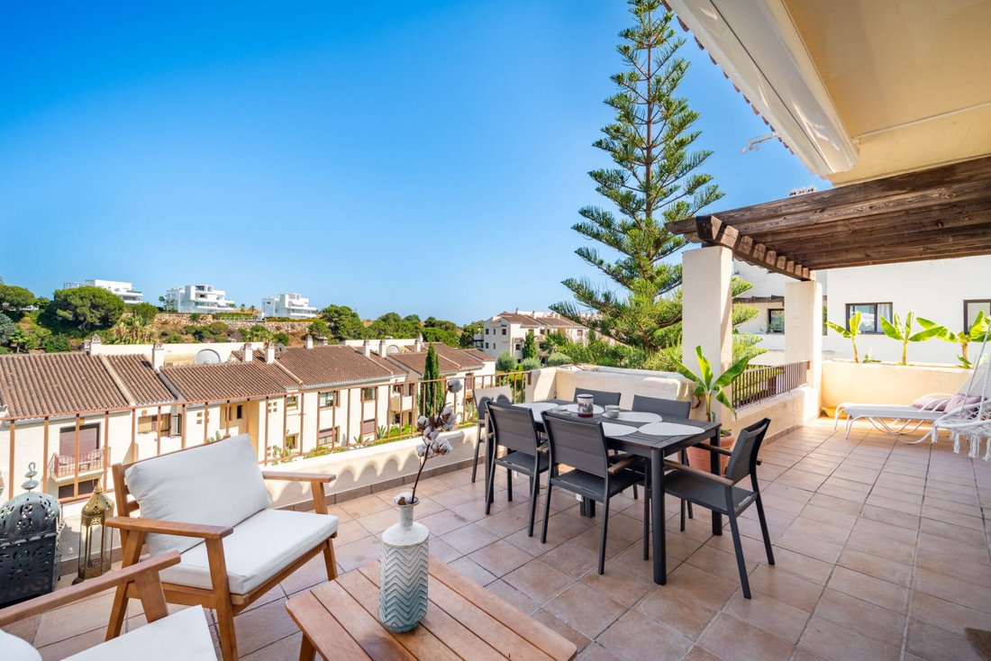 Penthouse in Benahavis, Andalusia, Spain 1 - 15990692